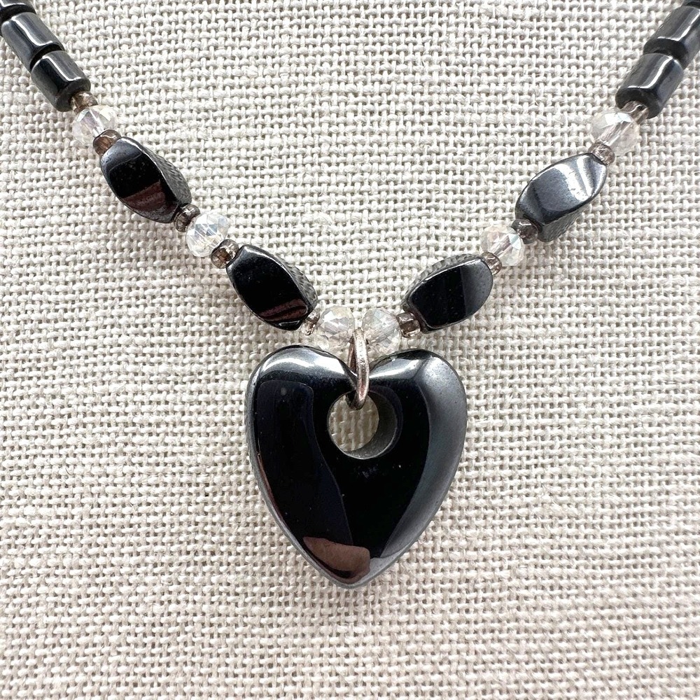 VTG Y2K Silver Tone Black Hematite Beaded Heart Pendant Necklace Women's Jewelry